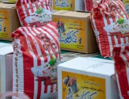 توزیع سه هزار بسته معیشتی در استان هرمزگان-دخت بندری